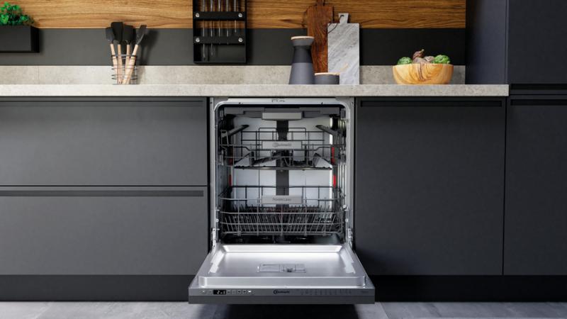 Bauknecht BCIO 3 T 341 PLET Einbauspülmaschine